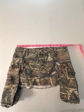 Revice Los Angeles Y2K Baddie Biker Camo Distressed Cargo Mini Skirt Size S
